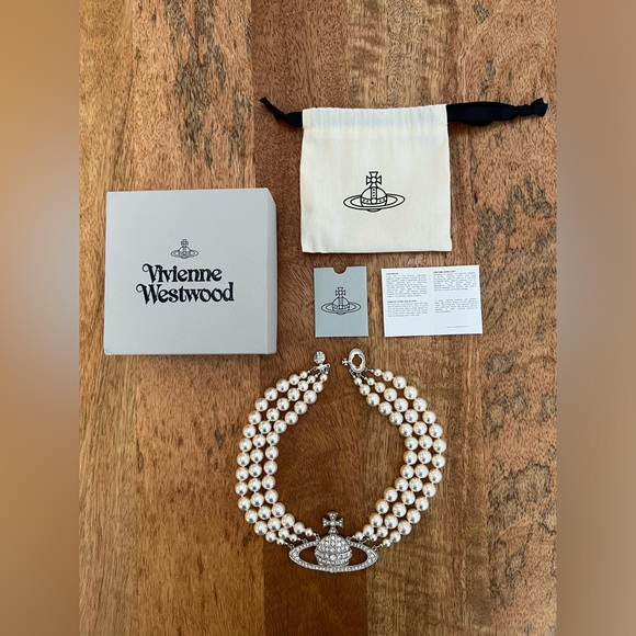COPY - Vivienne Westwood Three Row Bas Relief Pearl Choker - Picture 14 of 15
